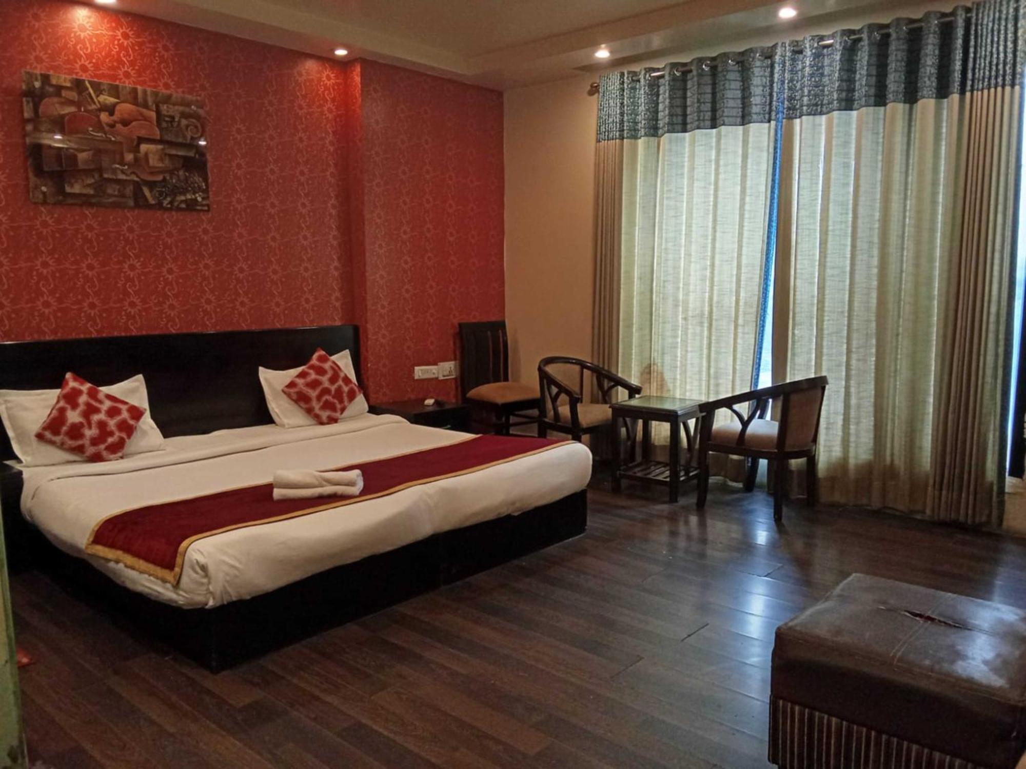 Paschim Vihar Hotel Delhi  Exterior photo